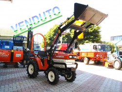 TRATTORINO USATO KUBOTA B1200 - CON CARICATORE FRONTALE